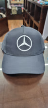 Cargar imagen en el visor de la galería, Gorra Mercedes AMG Petronas Fórmula 1
